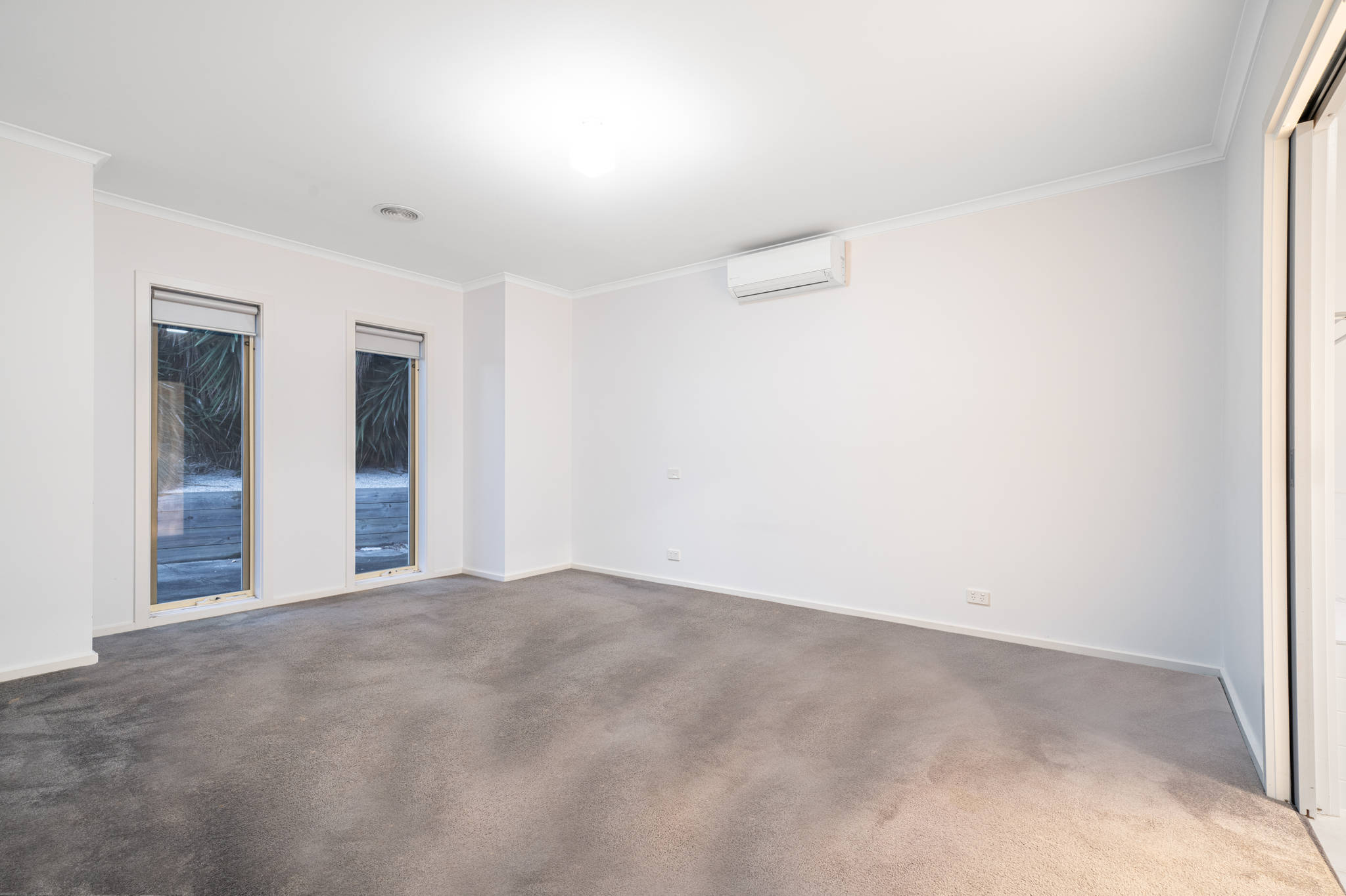 Empty room before virtual staging for real estate listings