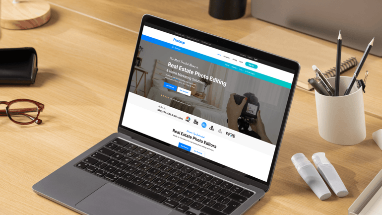 Editing real estate photos with PhotoUp