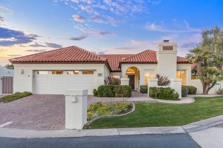 Real Estate Twilight Photo Editing by PhotoUp