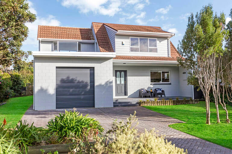 Real Estate Photo Editing by PhotoUp