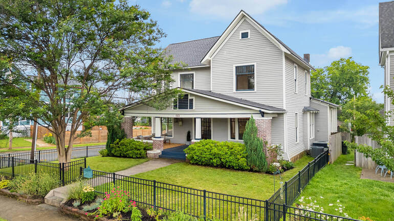 Real Estate Photo Editing by PhotoUp