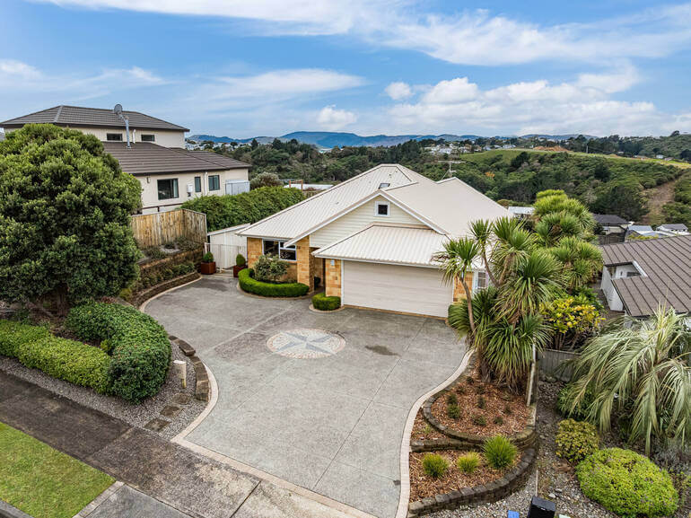 Real Estate Photo Editing by PhotoUp