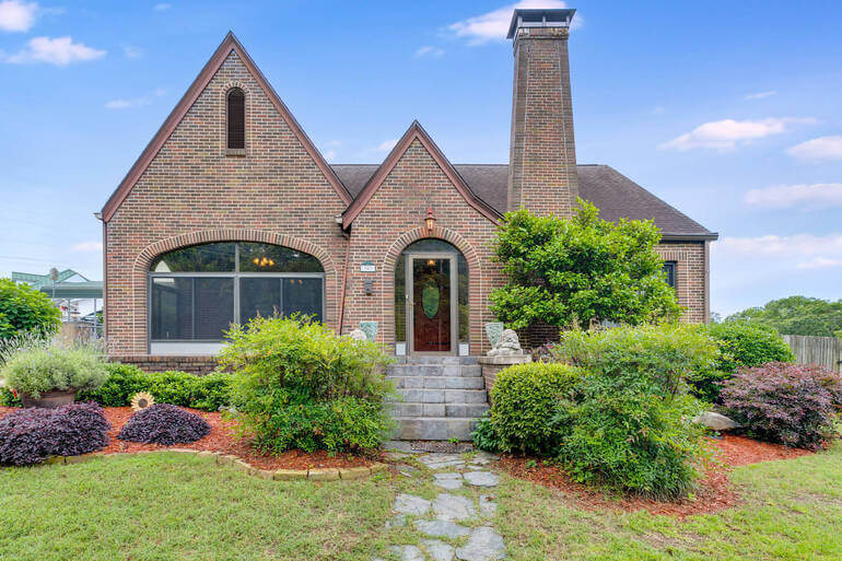 Real Estate Photo Editing by PhotoUp