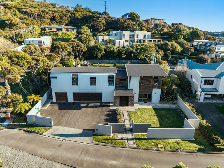 Real Estate Photo Editing by PhotoUp