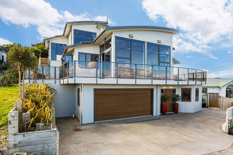 Real Estate Photo Editing by PhotoUp