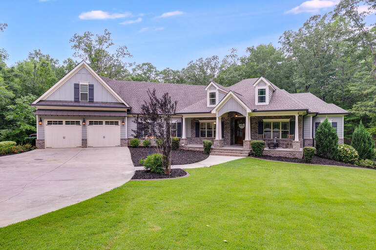 Real Estate Photo Editing by PhotoUp