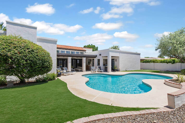 Real Estate Photo Editing by PhotoUp