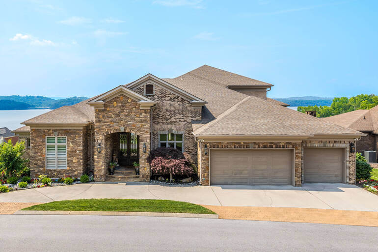 Real Estate Photo Editing by PhotoUp