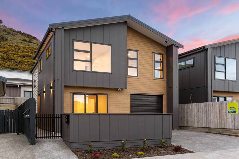 Real Estate Photo Editing by PhotoUp