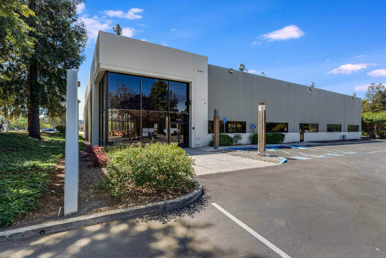 Commercial Real Estate Photo Editing by PhotoUp