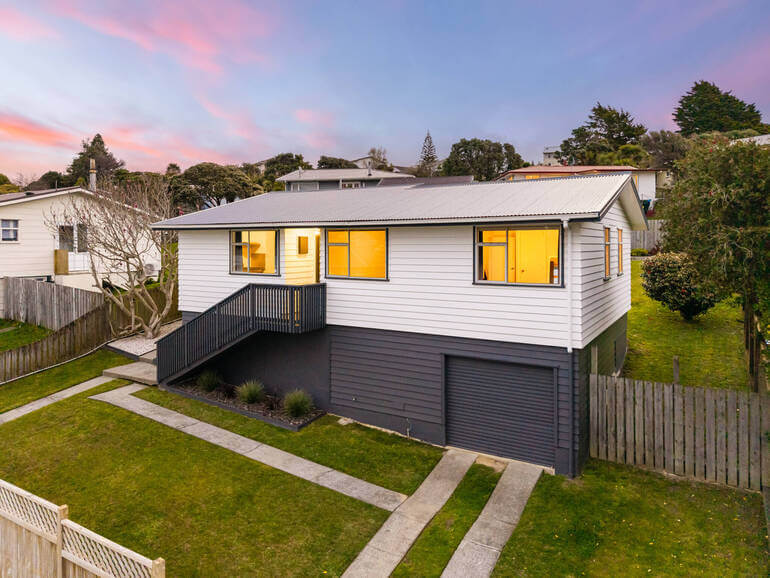Real Estate Photo Editing by PhotoUp