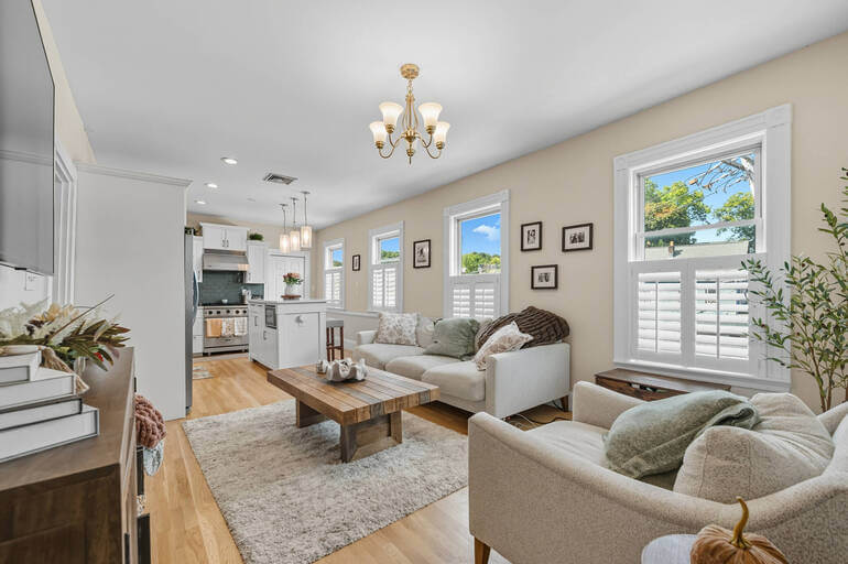 Real Estate Photo Editing by PhotoUp