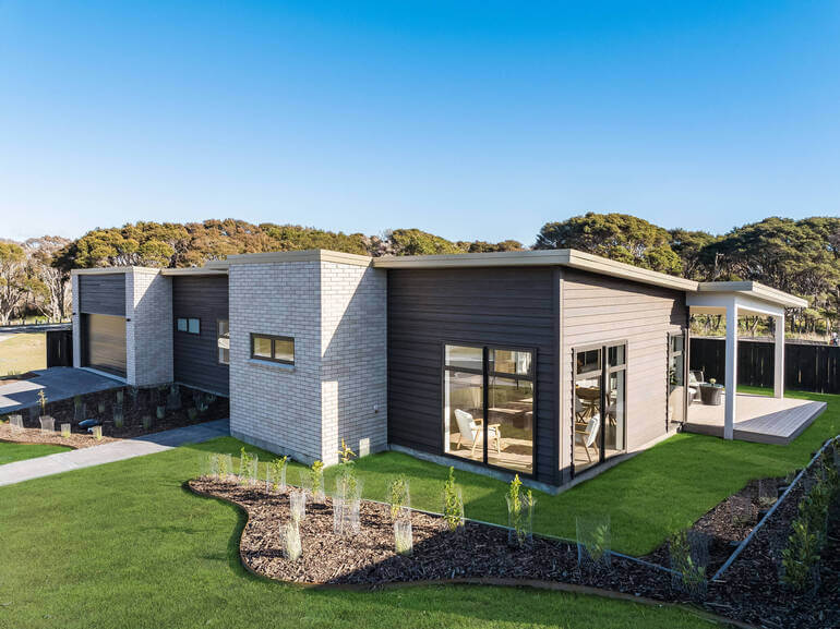 Real Estate Photo Editing by PhotoUp