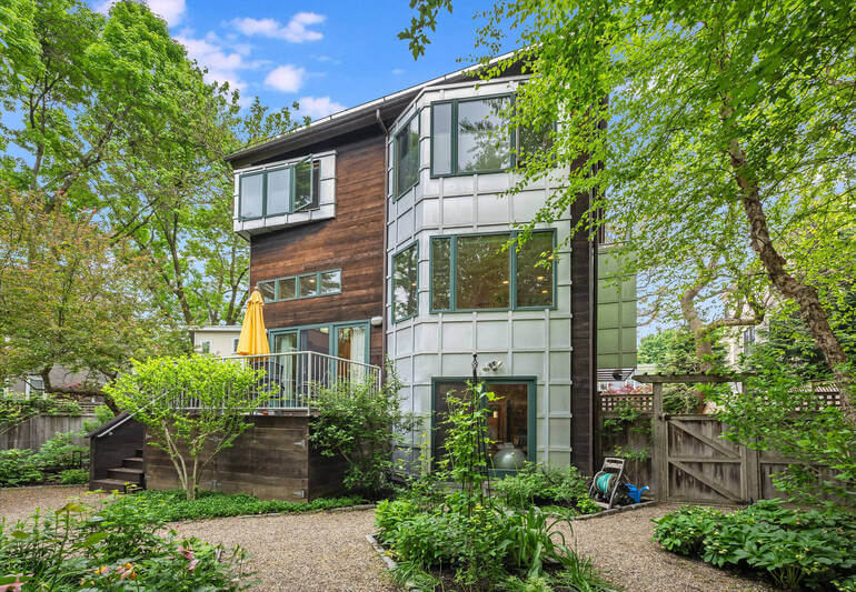 Real Estate Photo Editing by PhotoUp
