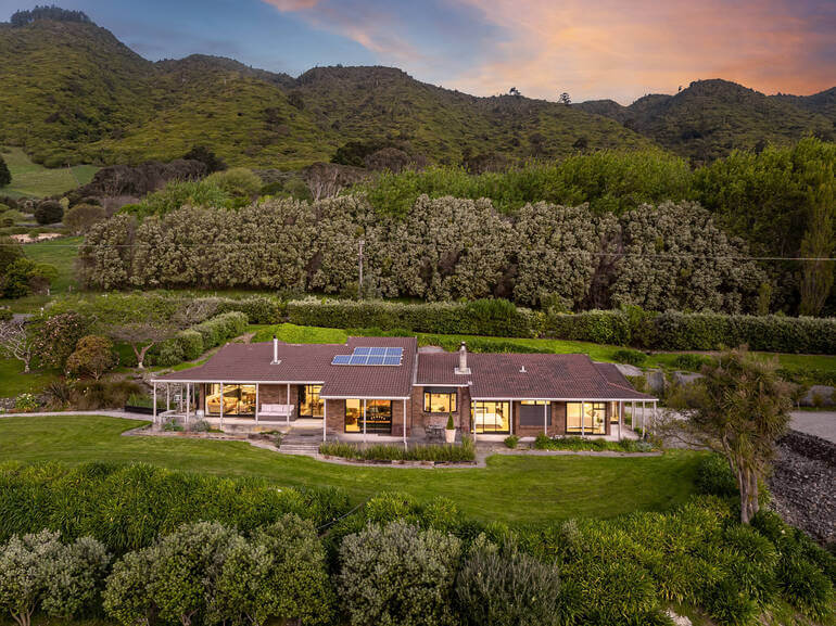 Real Estate Photo Editing by PhotoUp