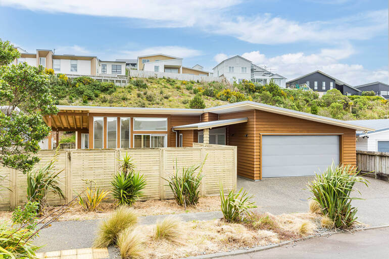 Real Estate Photo Editing by PhotoUp