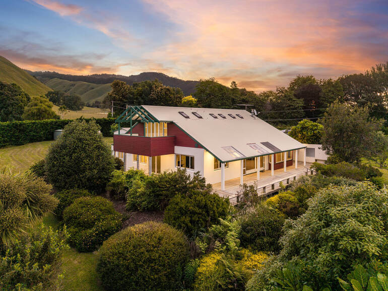 Real Estate Photo Editing by PhotoUp