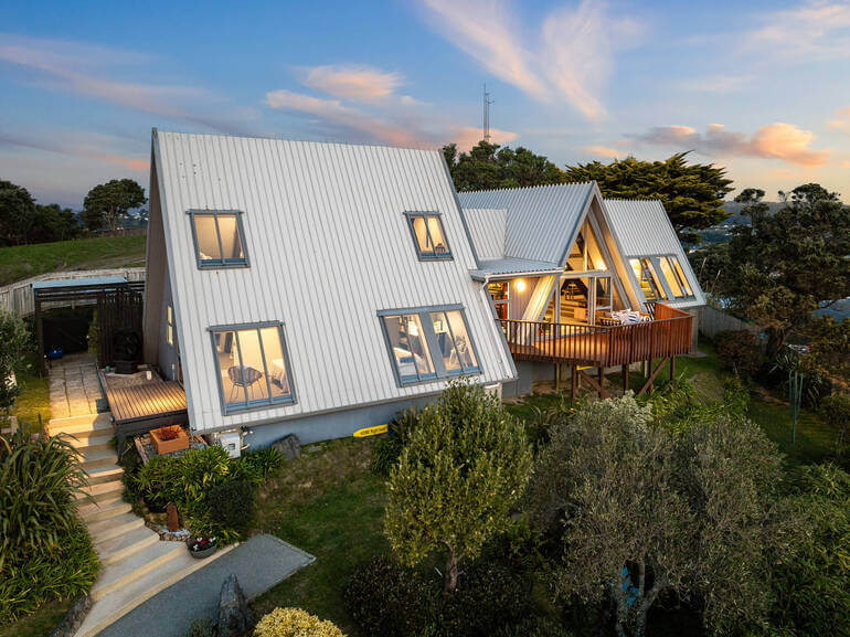 Real Estate Photo Editing by PhotoUp