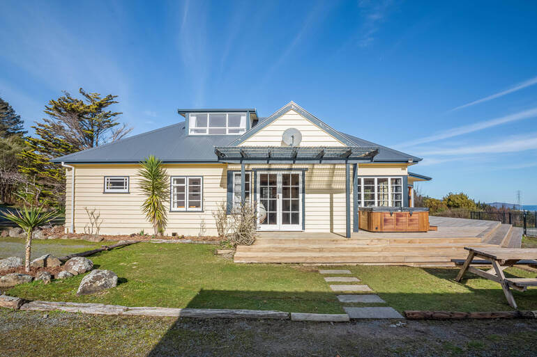 Real Estate Photo Editing by PhotoUp