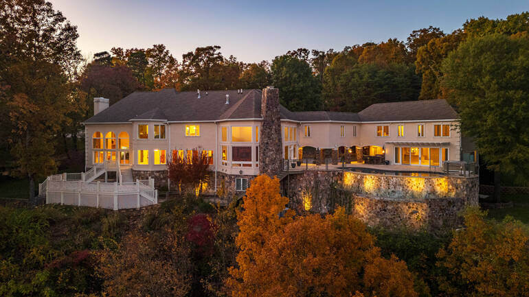 Real Estate Photo Editing by PhotoUp