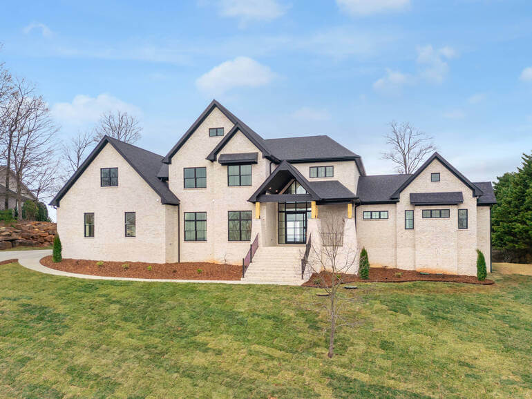 Real Estate Photo Editing by PhotoUp