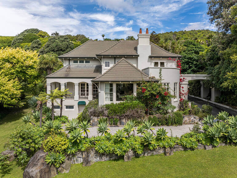 Real Estate Photo Editing by PhotoUp