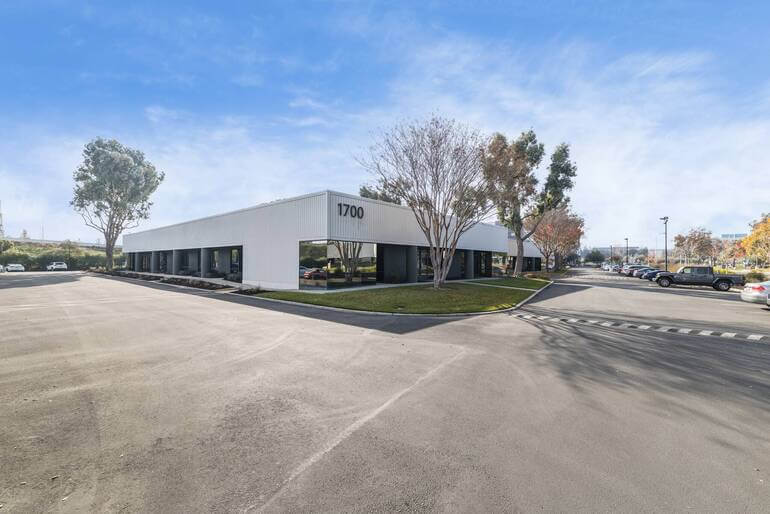 Commercial Real Estate Photo Editing by PhotoUp