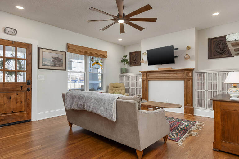 Real Estate Photo Editing by PhotoUp