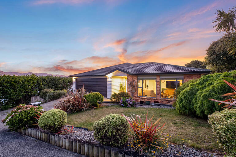 AI Real Estate Photo Editing by AgentUp