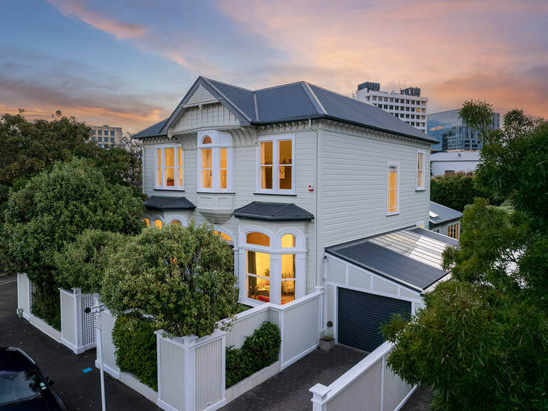 Real Estate Photo Editing by PhotoUp