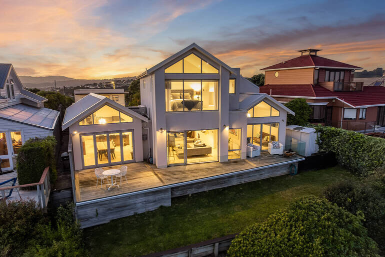 Real Estate Photo Editing by PhotoUp