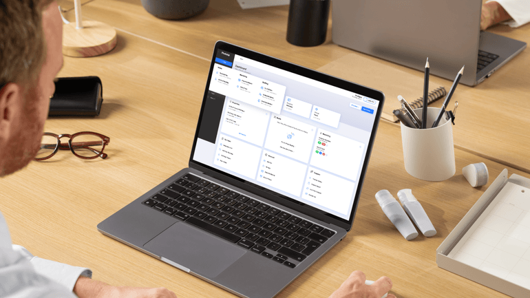 PhotoUp platform dashboard for managing outsourced real estate photo editing projects.