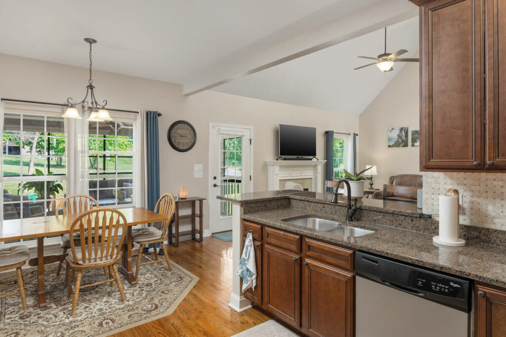 HDR real estate photo editing services balancing a kitchen and dining area
