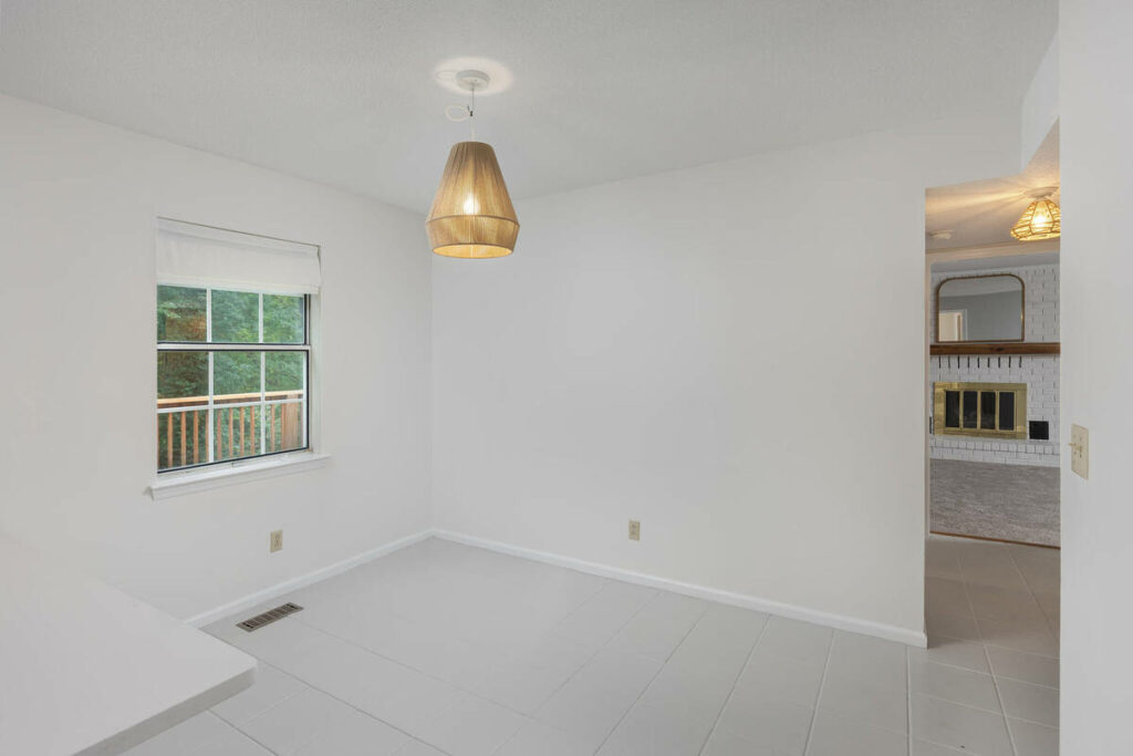 Empty dining room before AI virtual staging
