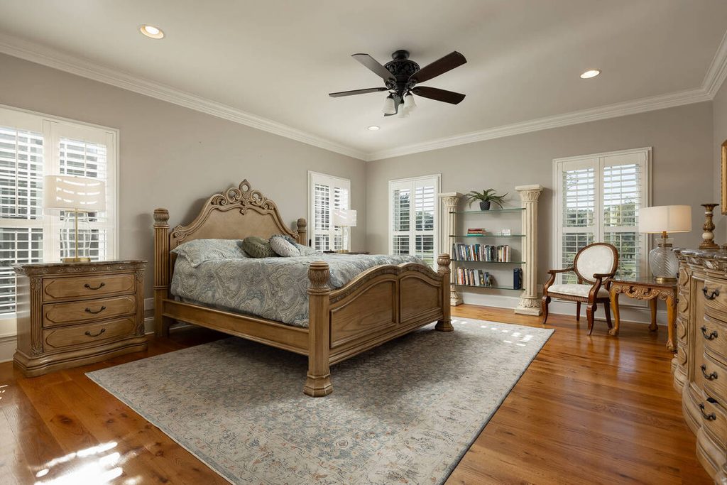 AI exposure correction in a spacious master bedroom
