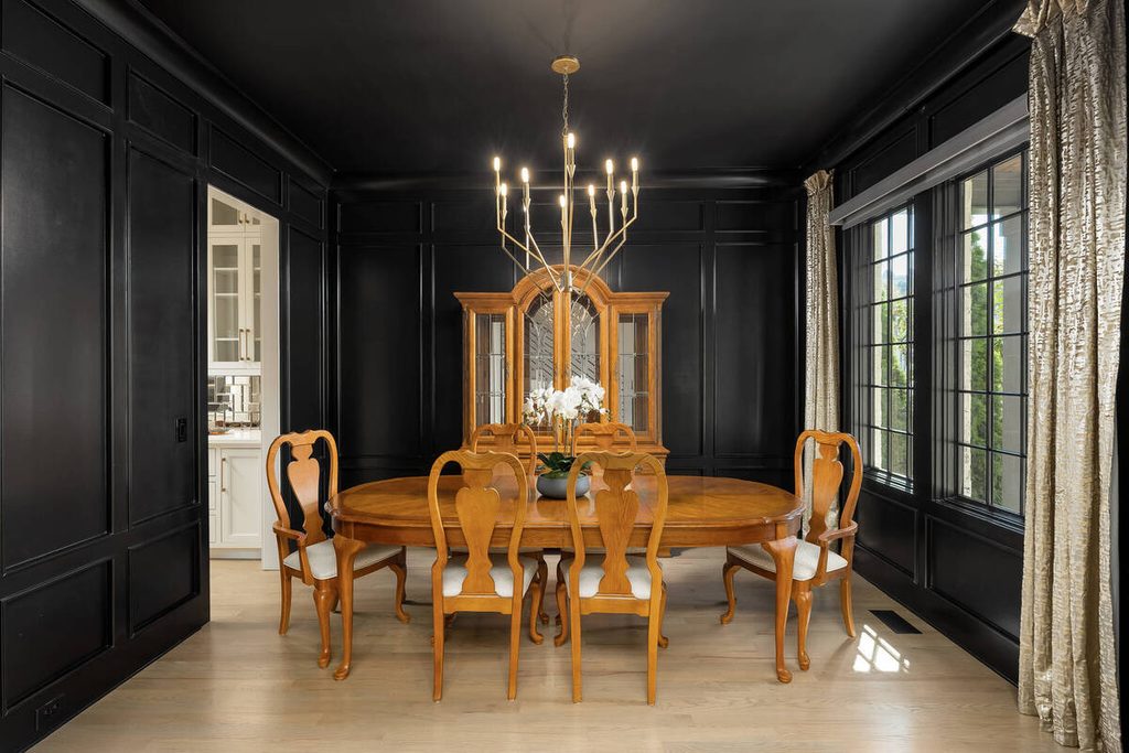 AI exposure correction and human review in a dining room